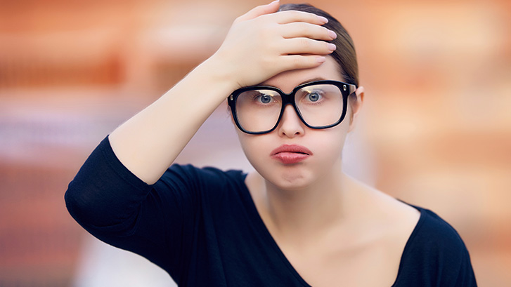 Jeg kan ikke få fat i den klinik, som foretog min øjenoperation. Kan Memira hjælpe mig?